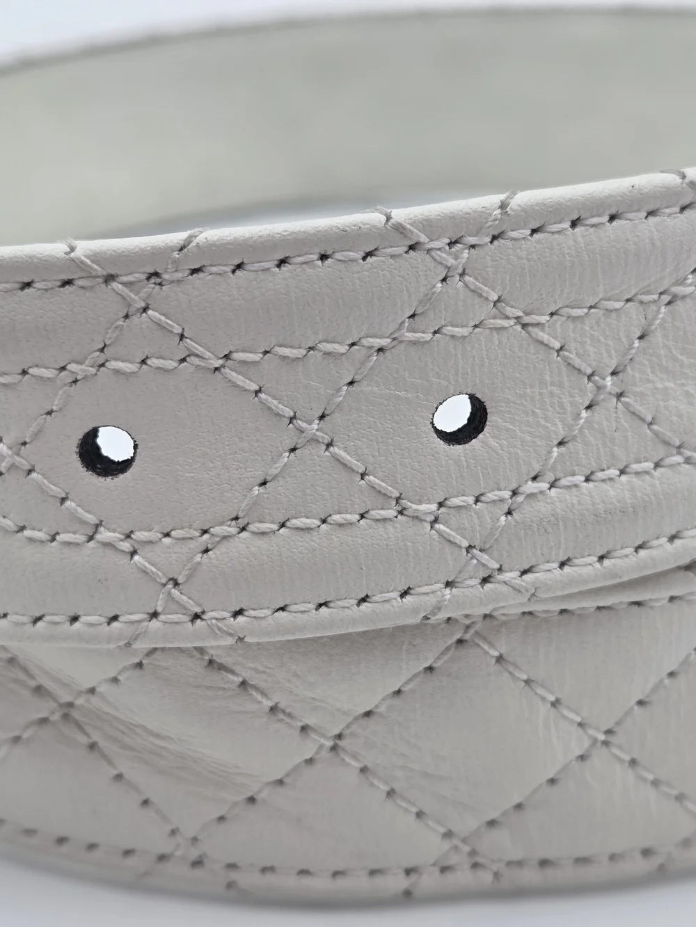Gucci White Leather Belt with Gold Interlocking Buckle